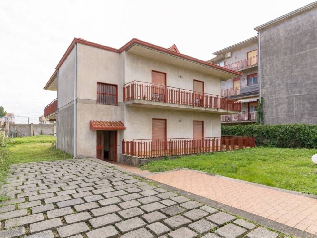 Palazzo / stabile a Catania in Via Villa Flaminia, 23 - Foto 2