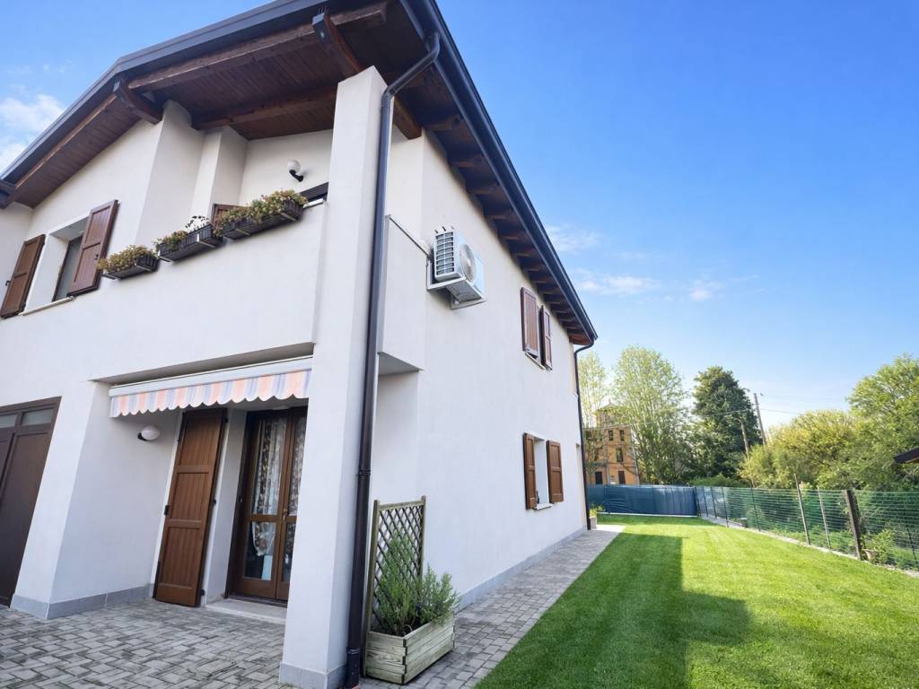 Casa indipendente a Sant'ilario d'enza in VIA MONTEGRAPPA - Foto 2