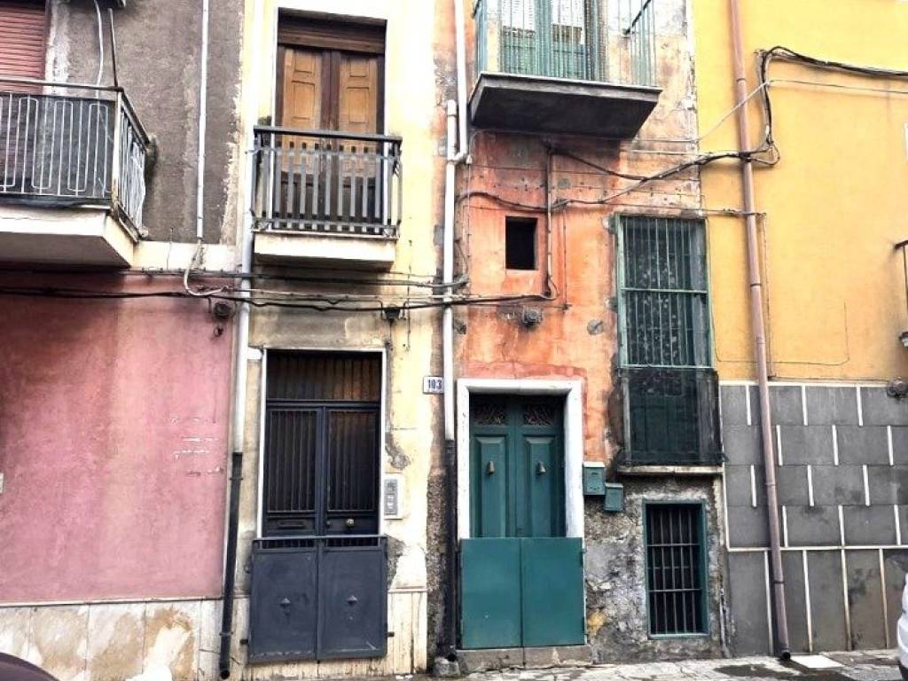 Casa indipendente a Paternò in Via Rinaldo Baratta - Foto 2