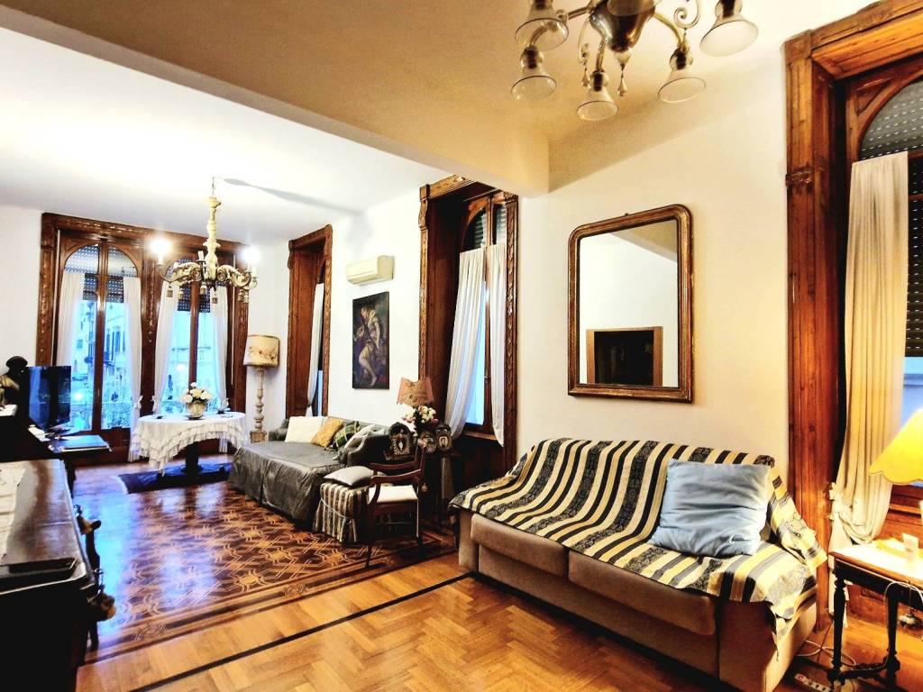 Appartamento a Verona in Via Valerio Catullo - Foto 2