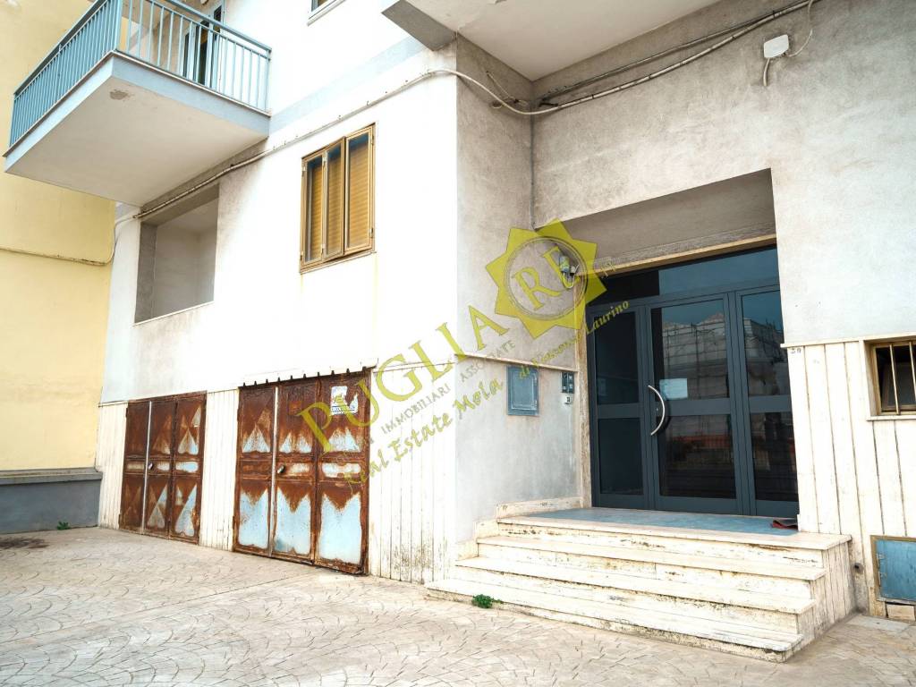 Appartamento a Mola di bari in Viale P. Delfino Pesce, 30 - Foto 2