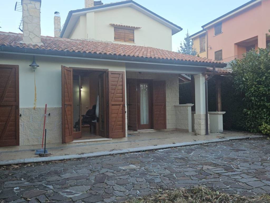 Appartamento a Rocca di cambio in Via Santa Lucia - Foto 2