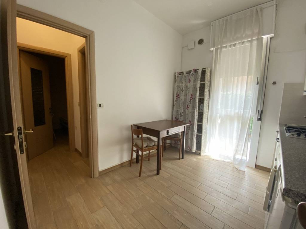 Appartamento a Padova in Via Francesco Marzolo - Foto 2