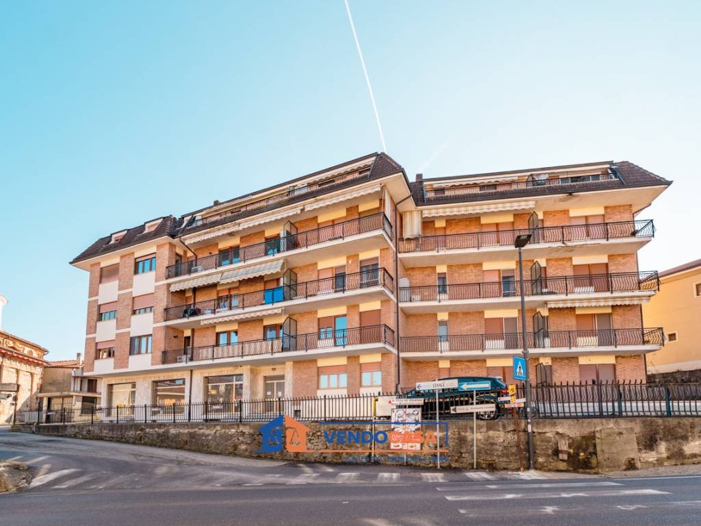 Appartamento a Dogliani in Piazza Vittorio Grasso, 26 - Foto 2