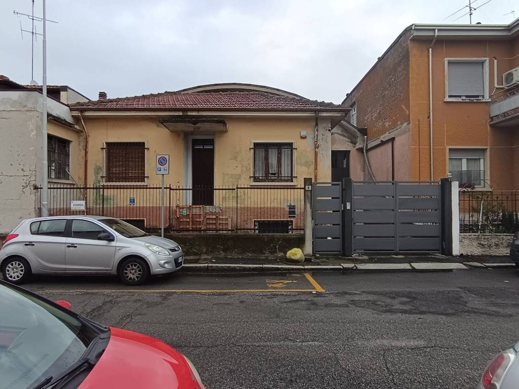 Casa indipendente a Vigevano in Via Giovan Battista Pergolesi, 8 - Foto 3