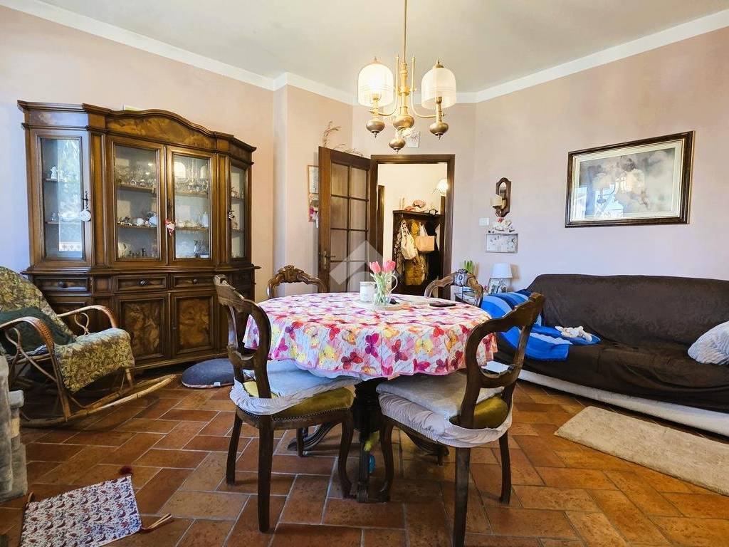 Villa a Bagnolo san vito in Via P. Gobetti, 18 - Foto 5