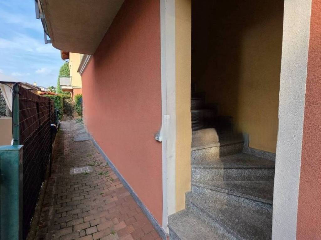 Appartamento a Limido comasco in Via Eugenio Montale - Foto 2