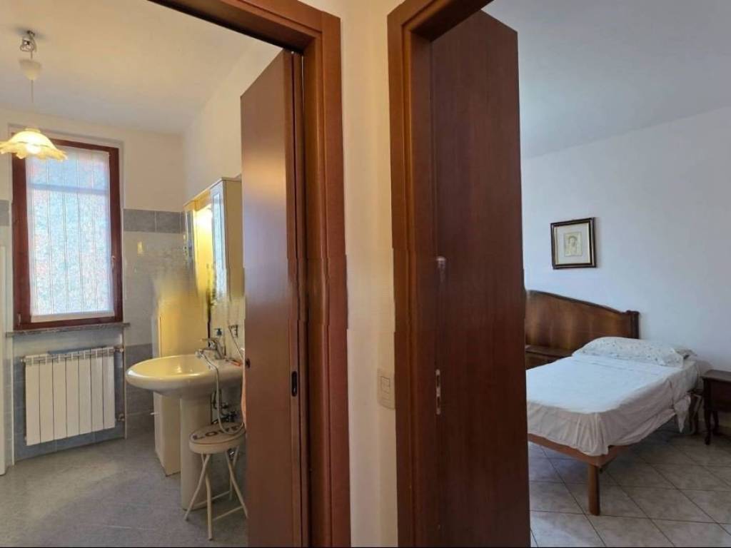 Appartamento a Limido comasco in Via Eugenio Montale - Foto 4