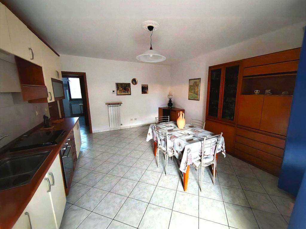 Appartamento a Limido comasco in Via Eugenio Montale - Foto 5