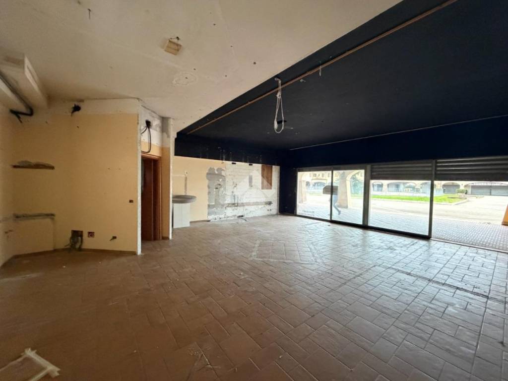 Immobile a Pomezia in Via Anchise, 38 - Foto 2