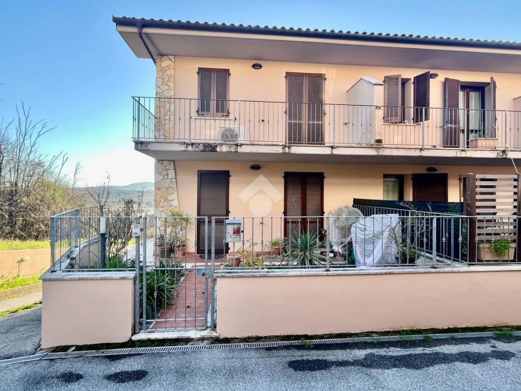 Villetta a schiera a Pescia in Via della Quercia - Foto 2