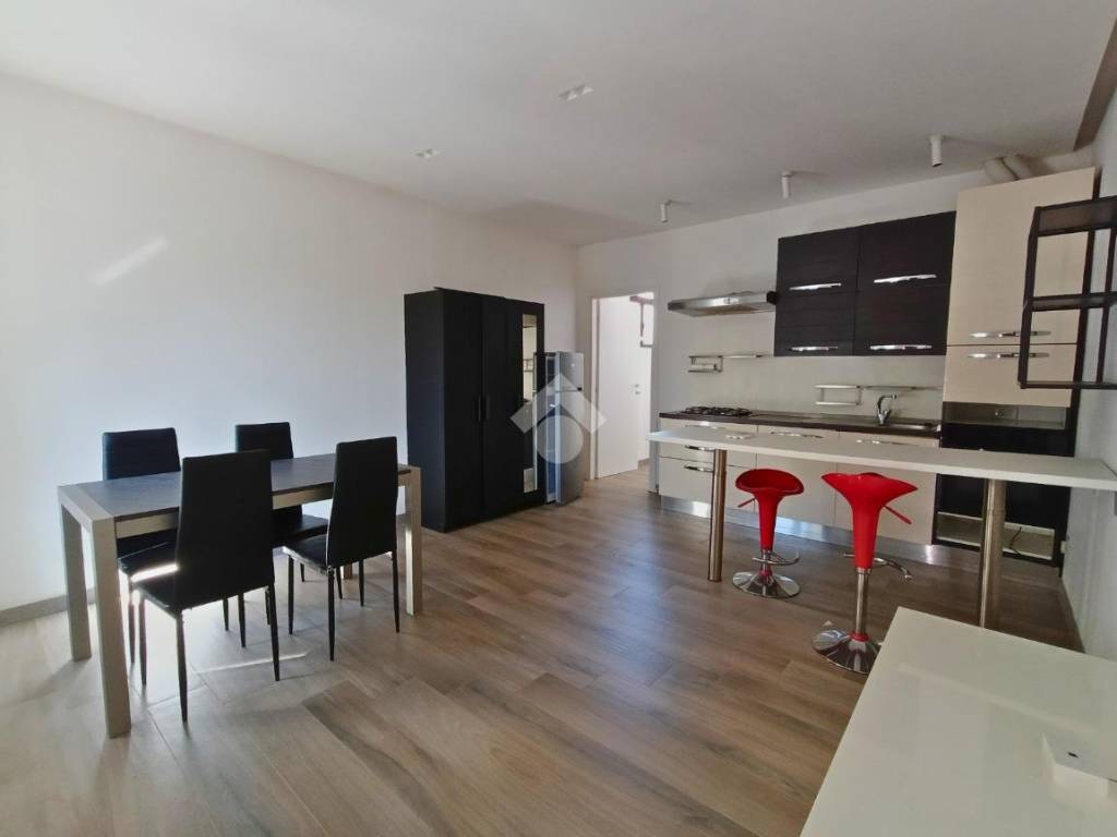 Appartamento a Cabiate in Via Vittorio Veneto, 17 - Foto 2