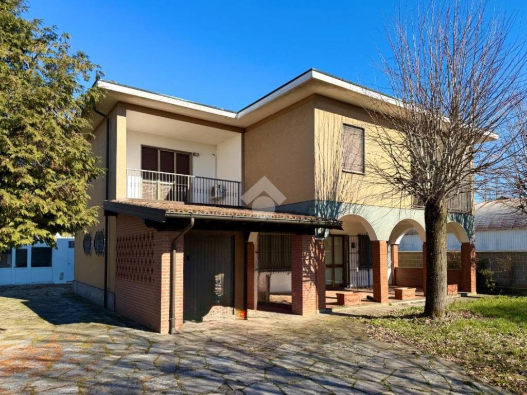 Villa a Verrua po in Via Borgo S. Calogero, 8 - Foto 2