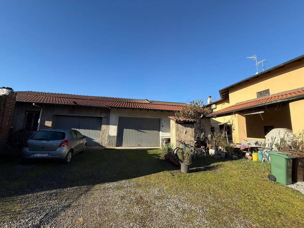 Box / garage a San giorgio su legnano in Vicolo Giuseppe Garibaldi, 7 - Foto 3