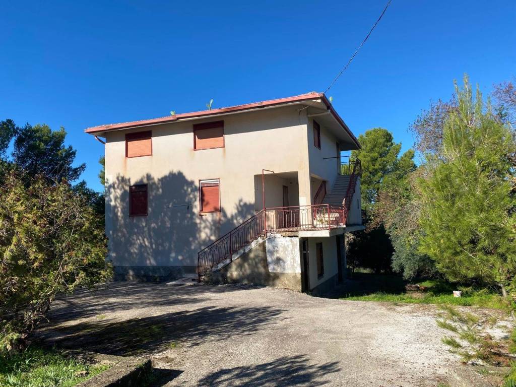 Villa a Caltanissetta in C.DA SANTUZZA ABBAZIA - Foto 2
