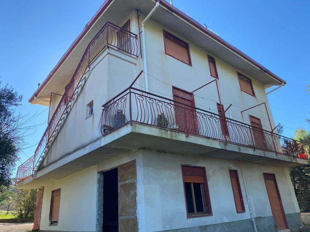 Villa a Caltanissetta in C.DA SANTUZZA ABBAZIA - Foto 3