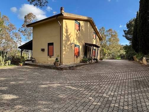 Villa a Caltanissetta in CONTRADA SANTUZZA, 000 - Foto 3