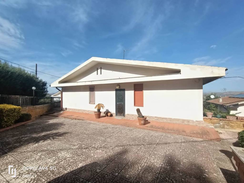 Villa a Caltanissetta in VIA GIUSEPPE MULE' - Foto 4