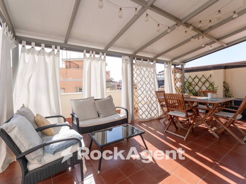 Attico / mansarda a Catania in Via Santa Maria della Stella, 16b - Foto 2