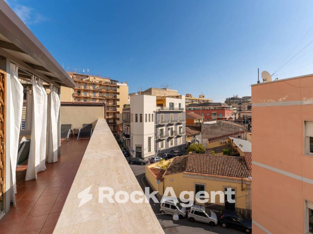 Attico / mansarda a Catania in Via Santa Maria della Stella, 16b - Foto 4