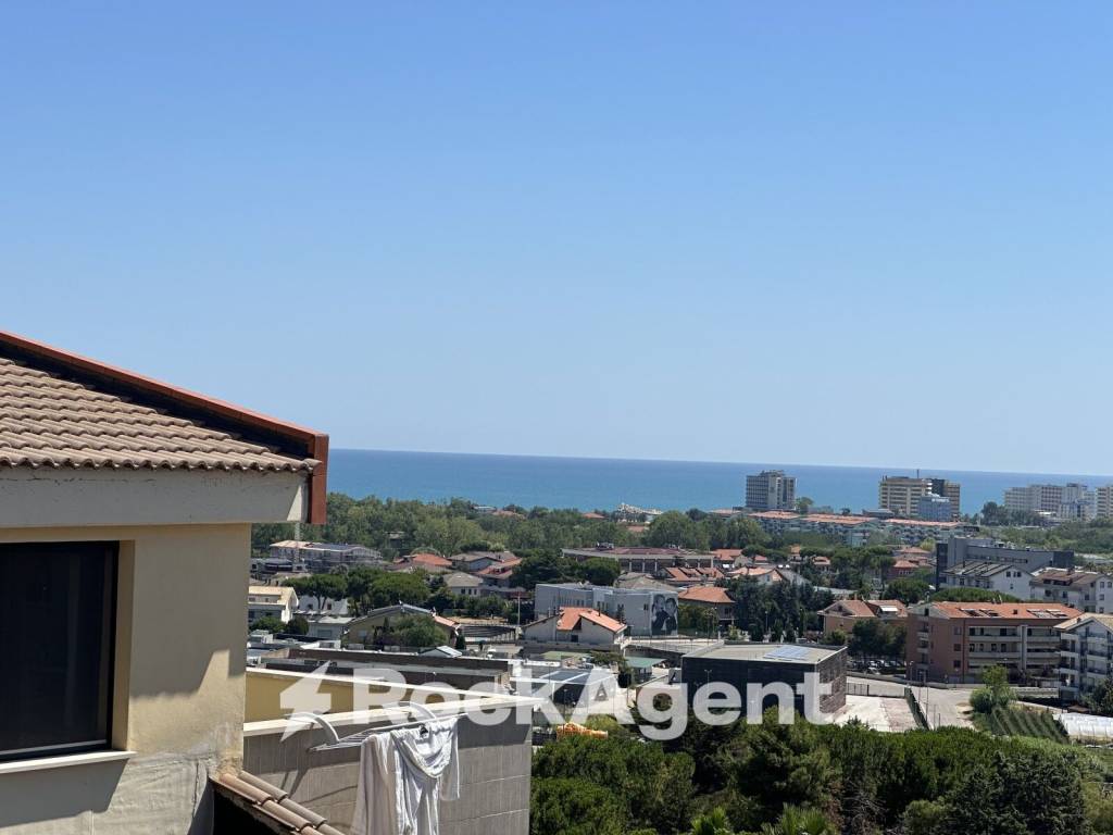 Appartamento a Città sant'angelo in Via Levante, 32 - Foto 2