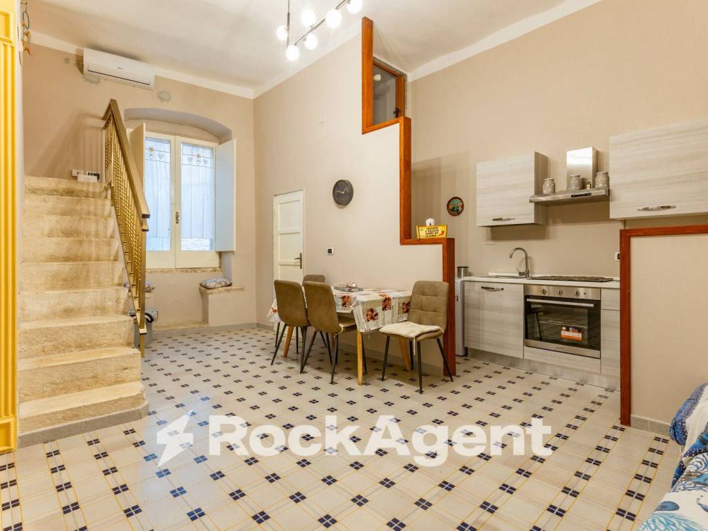 Palazzo / stabile a Casamassima in Via Chiesa - Foto 4