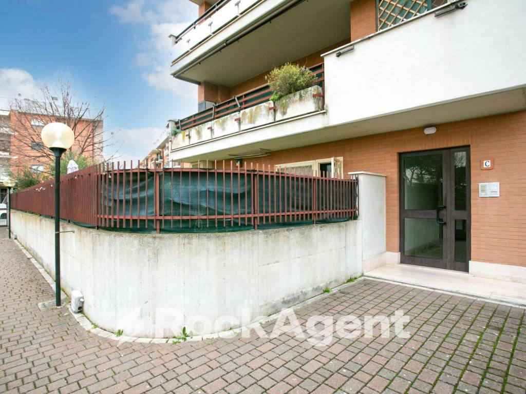 Appartamento a Roma in Viale Attilio Bertolucci, 105 - Foto 4