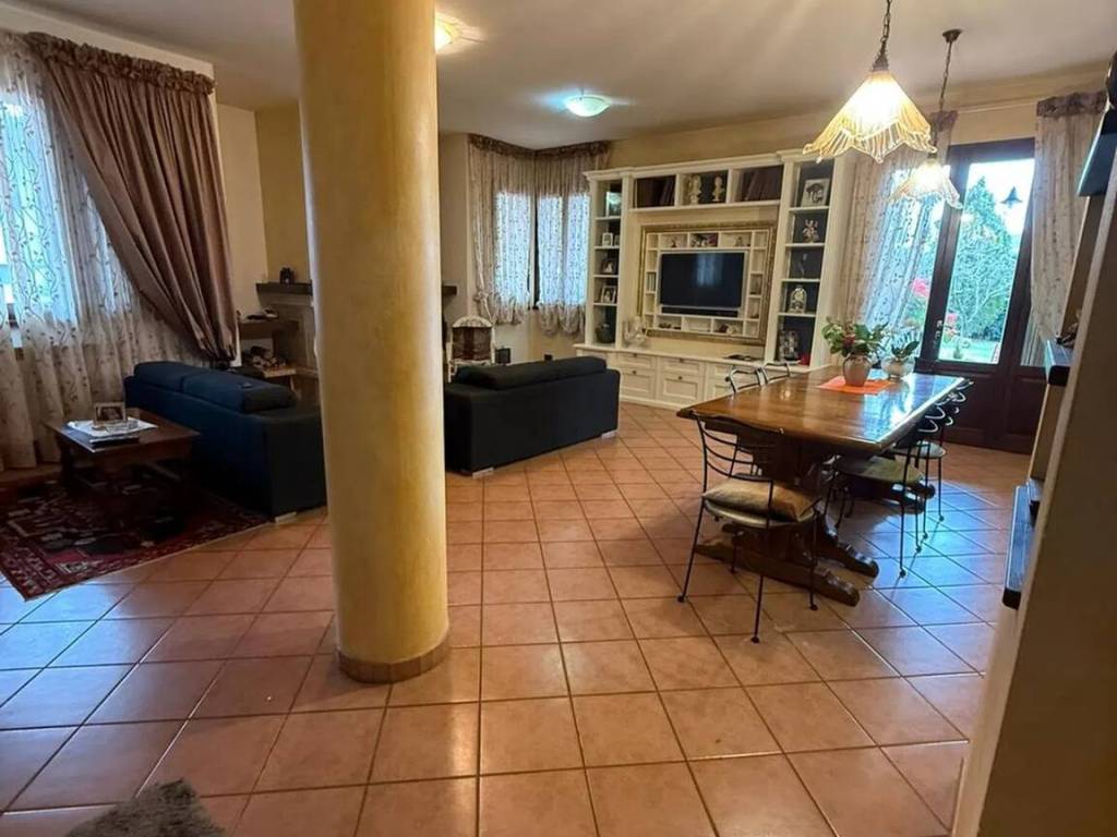 Villa a Castelfiorentino in Via Vittorio Niccoli - Foto 4