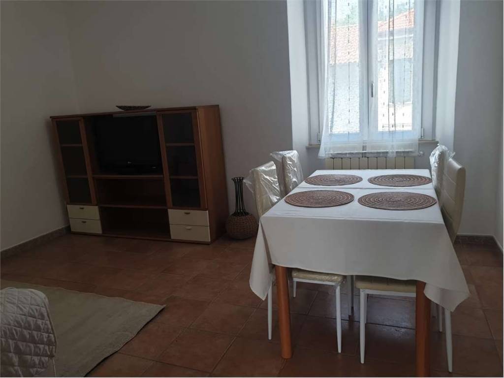 Appartamento a Vergiate in Via Cusciano , 15 - Foto 2