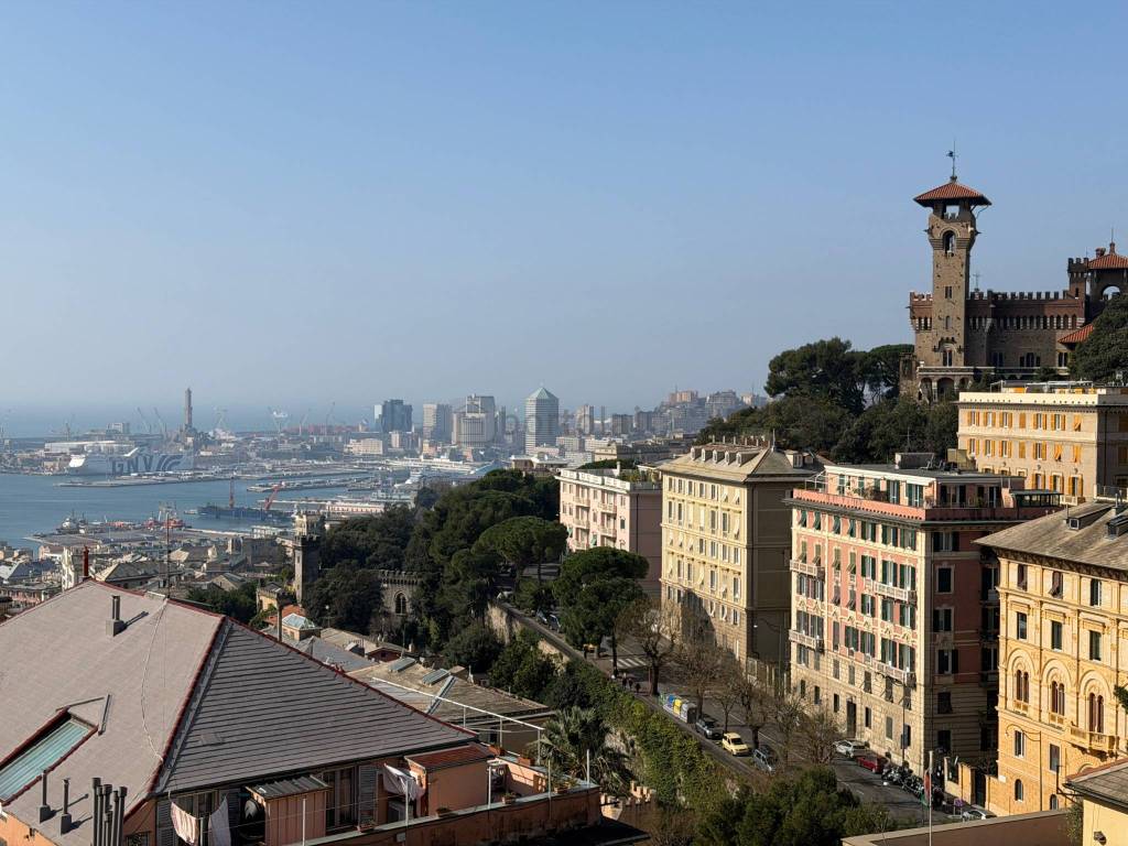 Appartamento a Genova in Via Ameglia - Foto 2