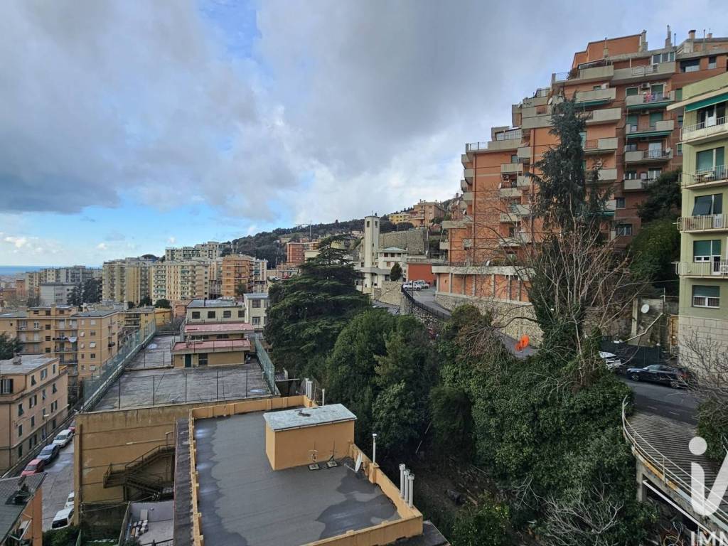 Appartamento a Genova in Via Pasquale Berghini - Foto 2