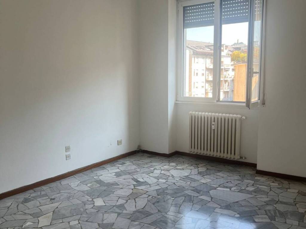 Appartamento a Como in viale Masia, 26 - Foto 3