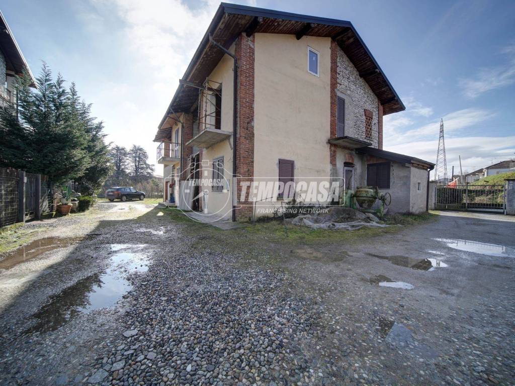 Rustico / casale a Biandronno in Via Aldo Moro 4/c - Foto 2