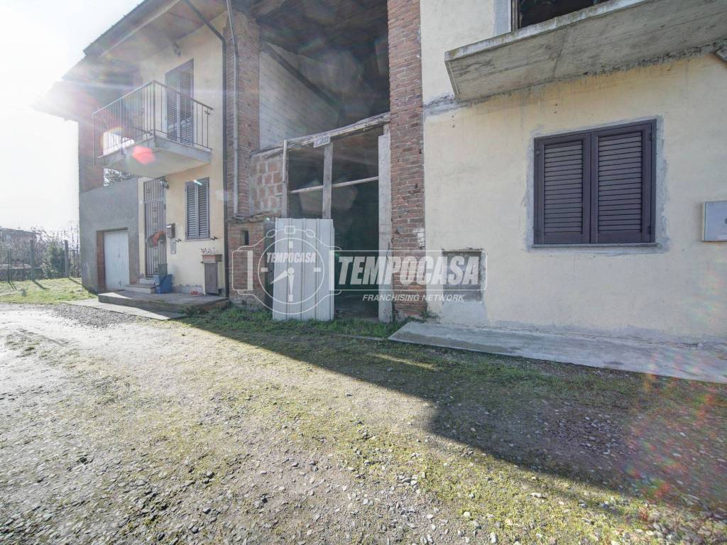 Rustico / casale a Biandronno in Via Aldo Moro 4/c - Foto 3