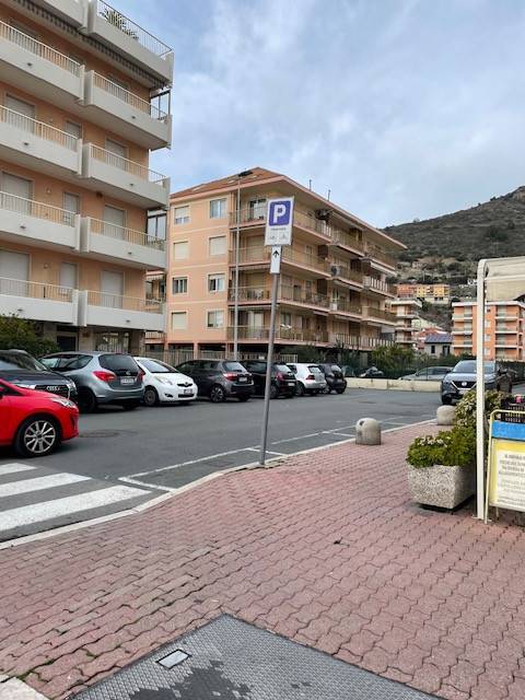 Appartamento a Ventimiglia in Lungomare Trento Trieste - Foto 2