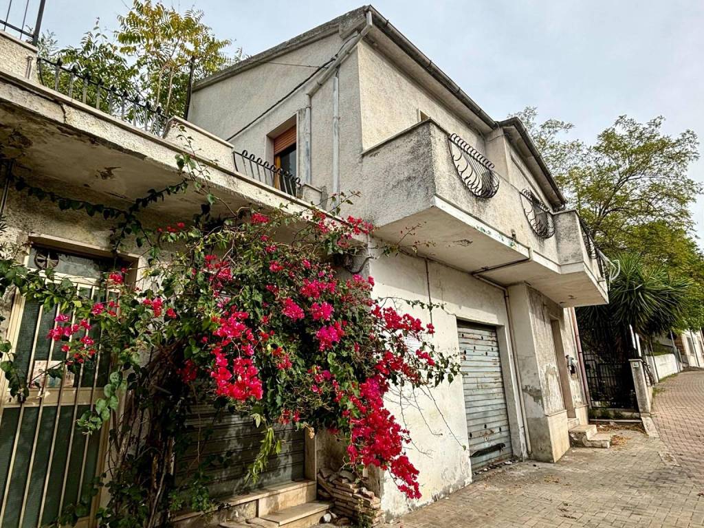 Villa a Cappelle sul tavo in Via Vestina a Monte, 5 - Foto 4