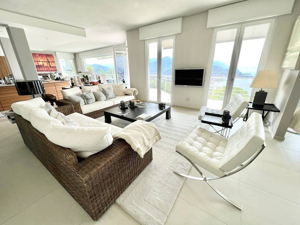 Villa a Luino in Via Belvedere - Foto 2