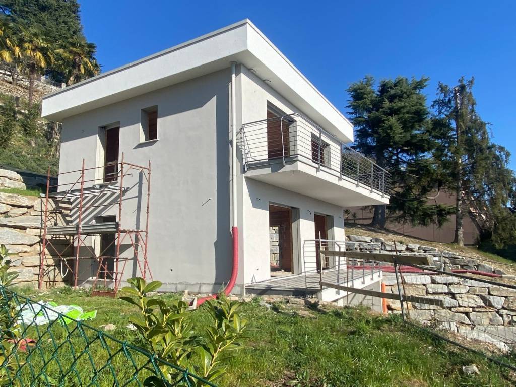 Villa a Besozzo in Via G. Beolchi - Foto 3