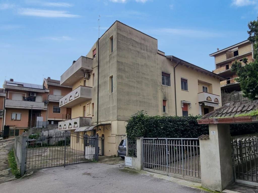 Appartamento a Pescara in Via D'Innocente, 18 - Foto 2