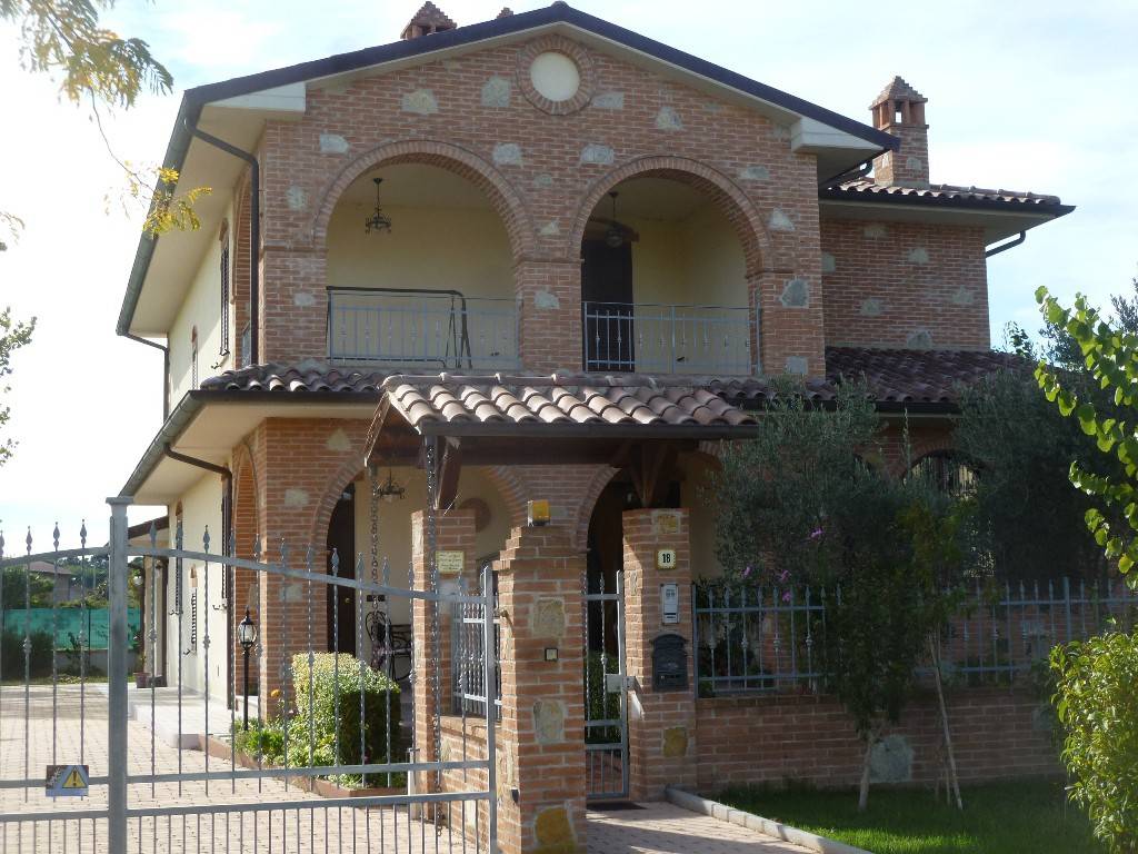 Villa a Castiglione del lago in Castiglione del Lago - Foto 2