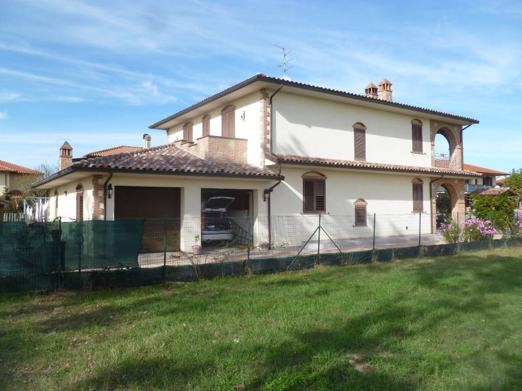 Villa a Castiglione del lago in Castiglione del Lago - Foto 3