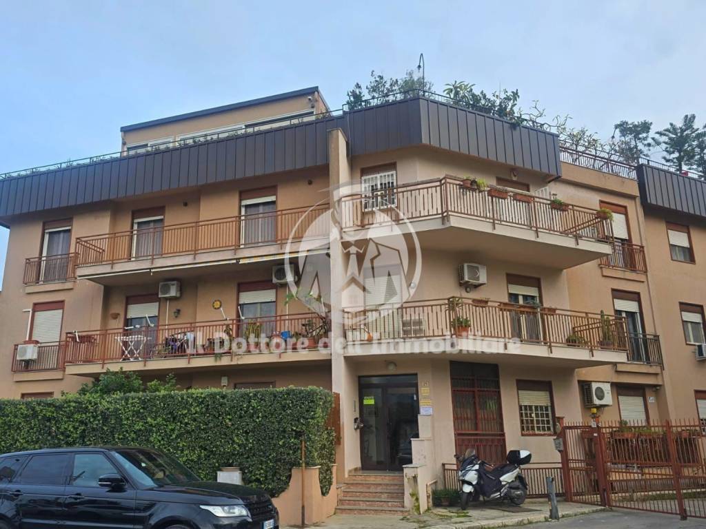 Immobile a Palermo in Via Emanuele Oliveri Mandalà - Foto 2