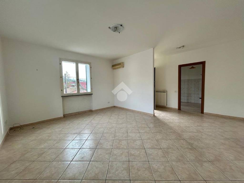 Appartamento a Follo in Via XXV aprile - Foto 2