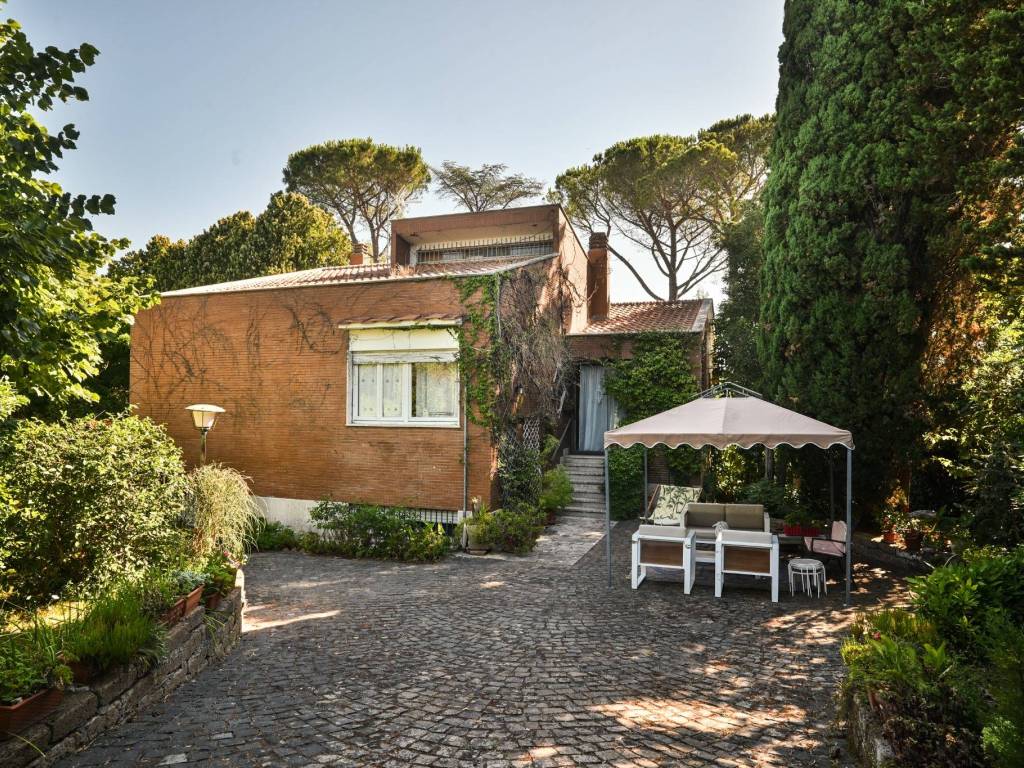 Villa a Anguillara sabazia in Via delle Mimose - Foto 2