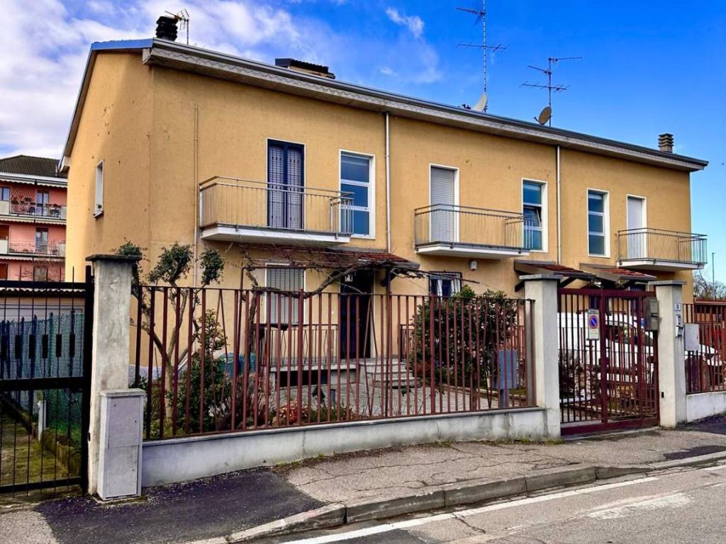 Appartamento a Nova milanese in Via P. Novati, 19 - Foto 2