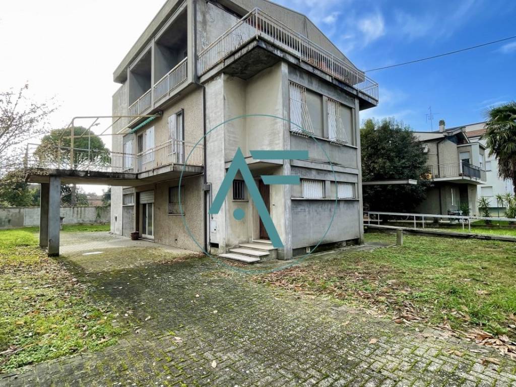 Palazzo / stabile a Lugo - Foto 3