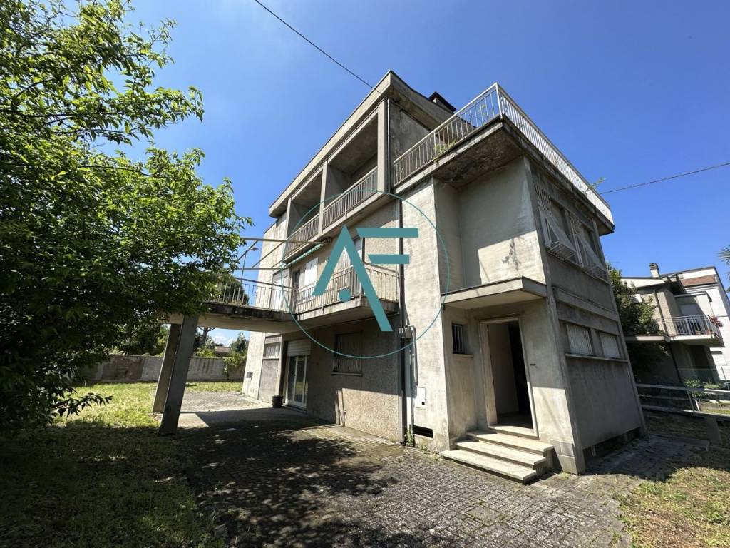 Palazzo / stabile a Lugo - Foto 4