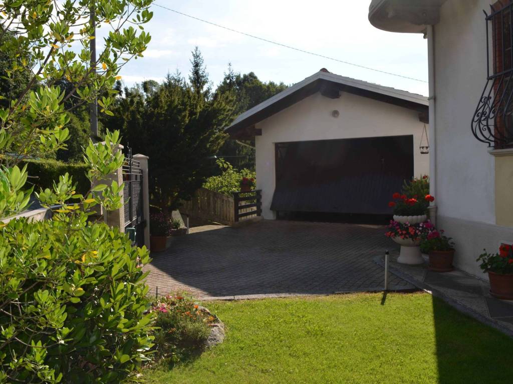 Villa a Valdilana in Frazione Cravello, 47 - Foto 2