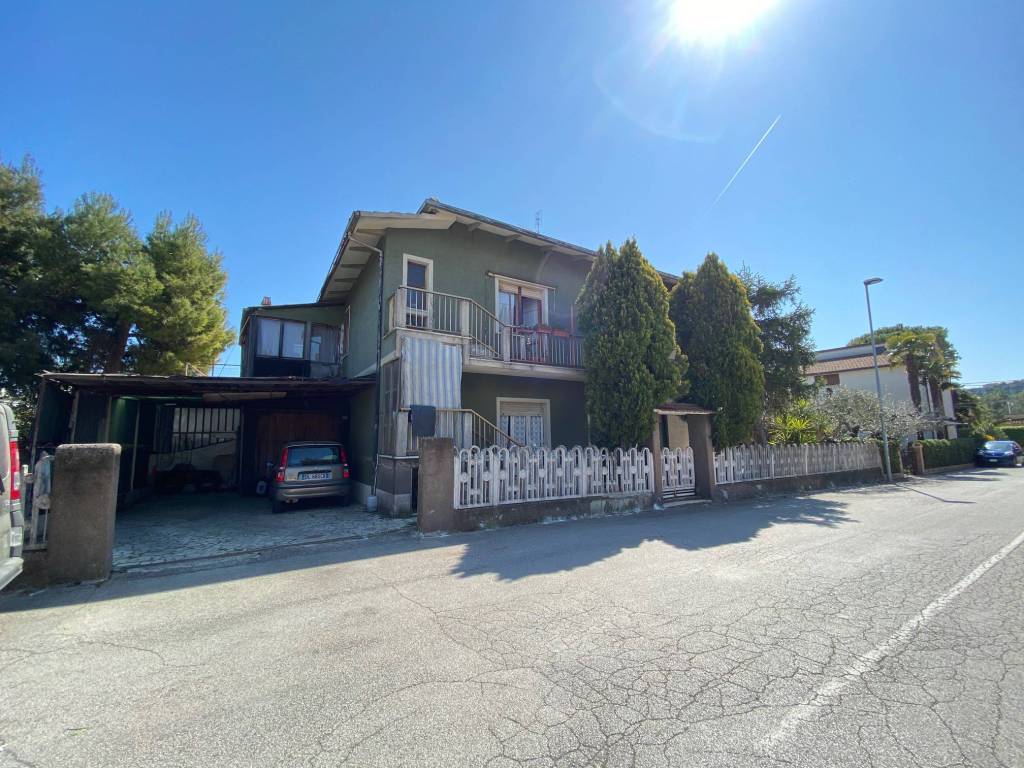 Casa indipendente a Loreto in Via Pietro Mascagni - Foto 3