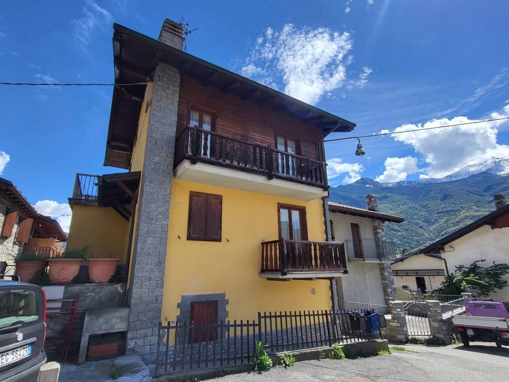 Villa a Chatillon in Frazione Cillod S.N.C. - Foto 2